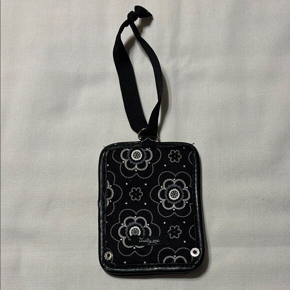 Thirty-One Black Floral Key & Card Holder - Picture 1 of 5
